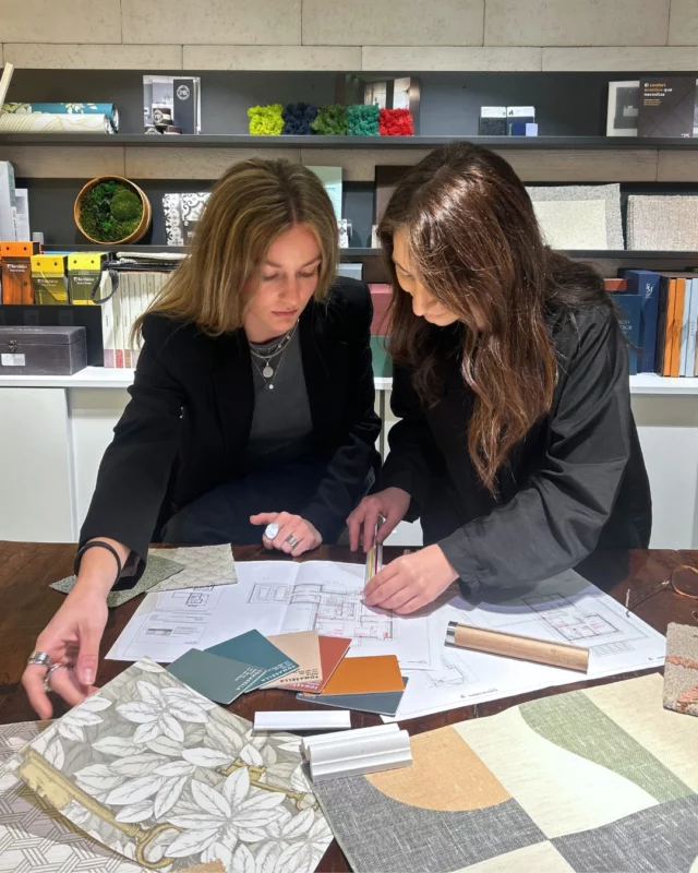 📐 En el Día del Interiorismo, destacamos una parte clave de nuestro trabajo: el diseño de interiores como herramienta para mejorar la funcionalidad, la estética y el uso de los espacios.

En Rendueles, el interiorismo es técnica, criterio y precisión. Y lo desarrollamos cada día gracias al trabajo de nuestras interioristas, Vanesa y Sara 🛠️🖊️

#DíaDelInteriorismo #InteriorismoProfesional #RenduelesInteriores #DiseñoFuncional #ArquitecturaInterior